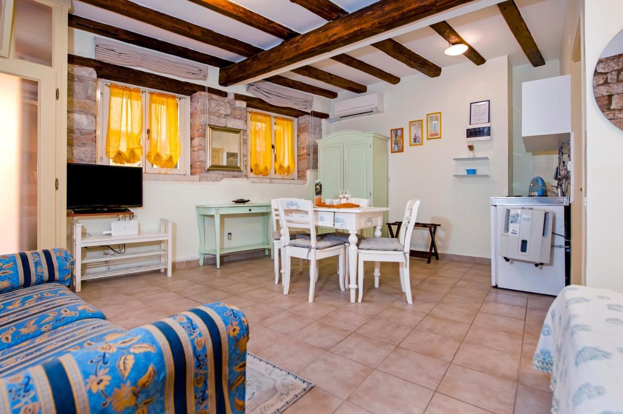 Guest House Sotto I Volti Centro Storico Ровинь Экстерьер фото