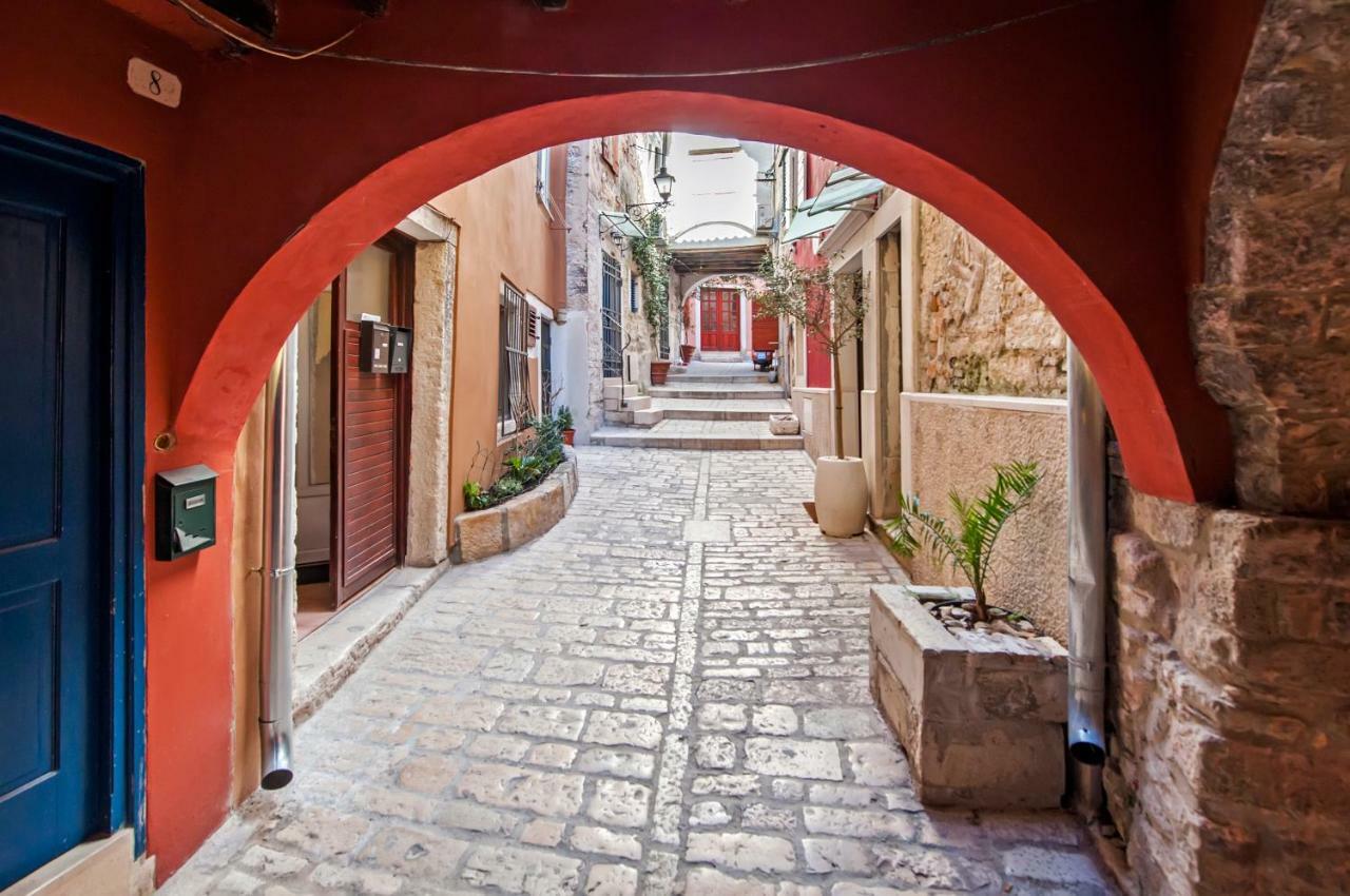 Guest House Sotto I Volti Centro Storico Ровинь Экстерьер фото